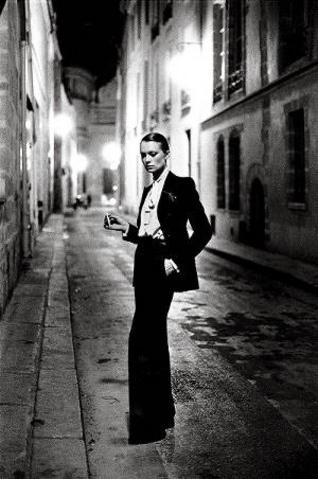 98147660.Q6FF0RSe.17_Helmut_Newton