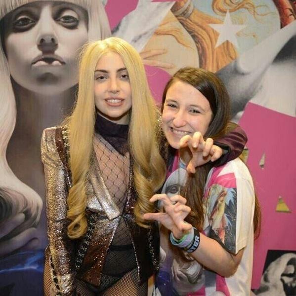 Lady-Gaga-backstage-at-artRAVE-3