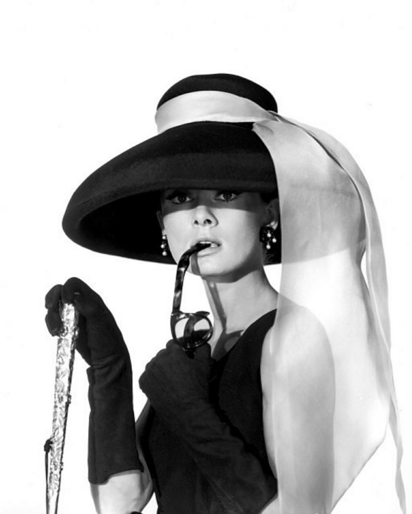 audrey-hepburn-401457_1280