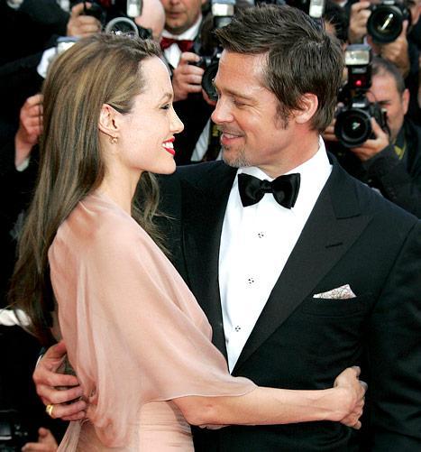 1334762175_angelina-jolie-brad-pitt