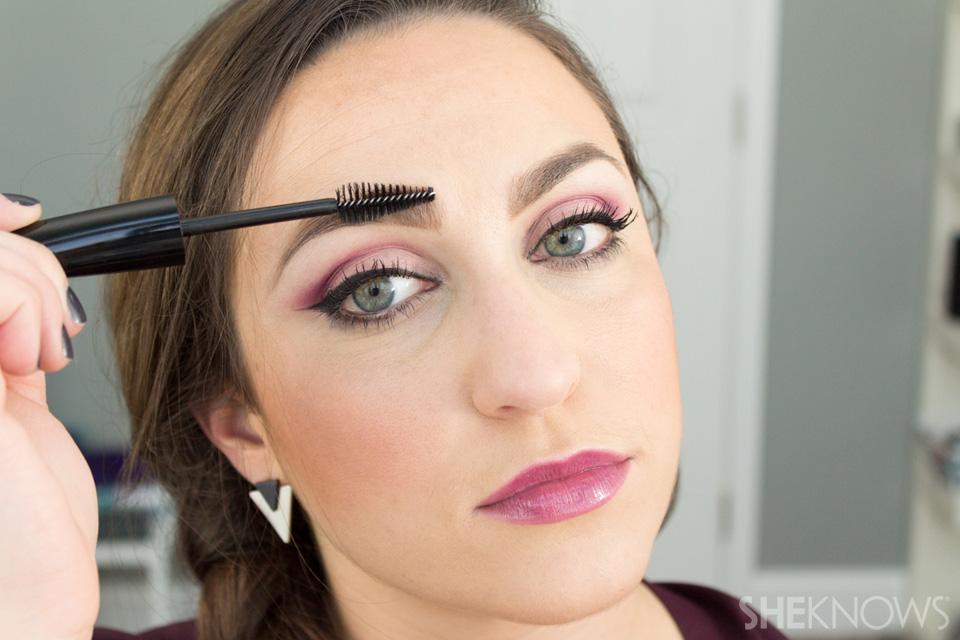 6_Ways_to_Use_a_Mascara_Brush_brow_color-0001