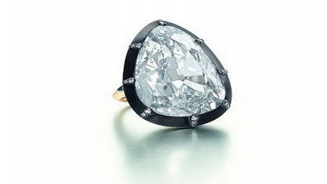 Pear-Shaped-Golconda-Diamond-Ring