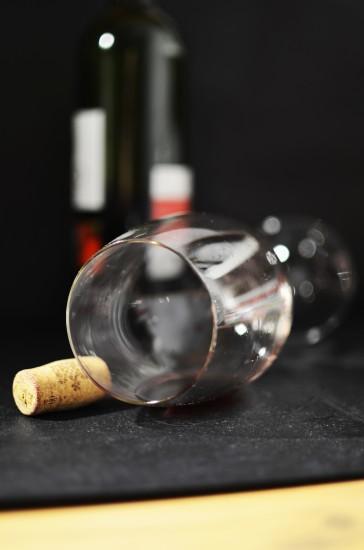 alcohol-cork-dinner-3240-364x550