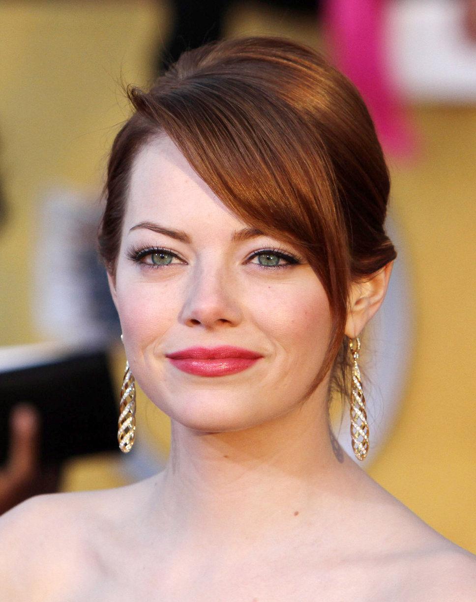 emma_stone_red_hair_pink_lips