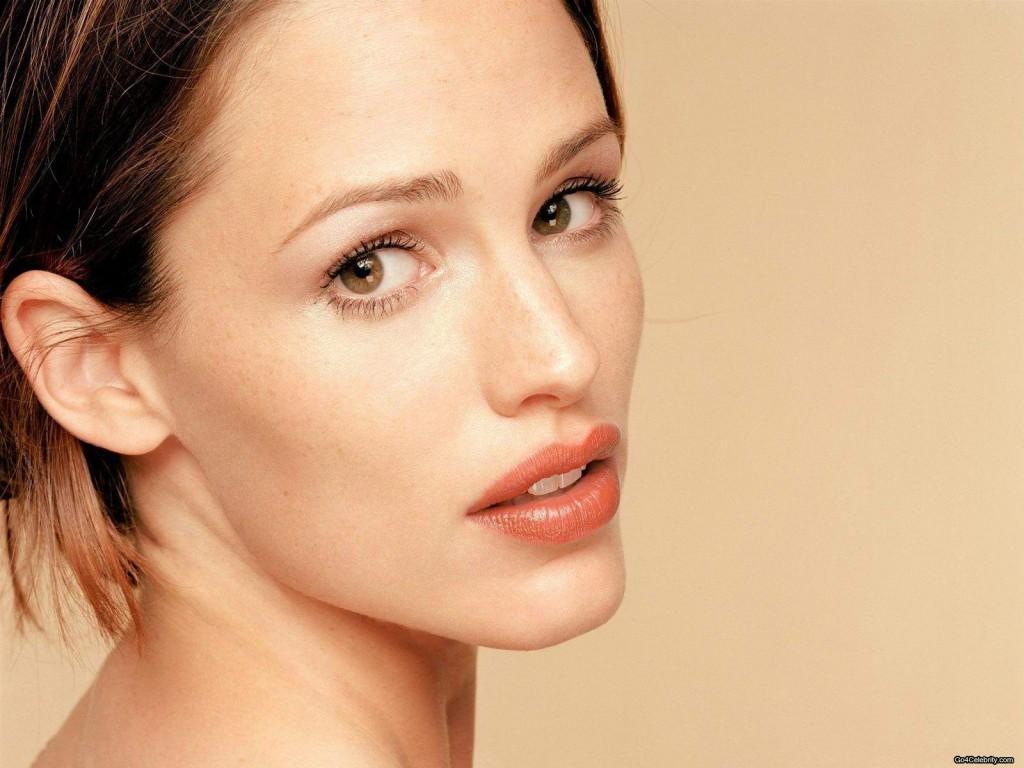 jennifer-garner-lips-1231108580