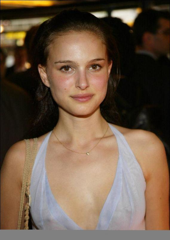 small_breasts_natalie_portman