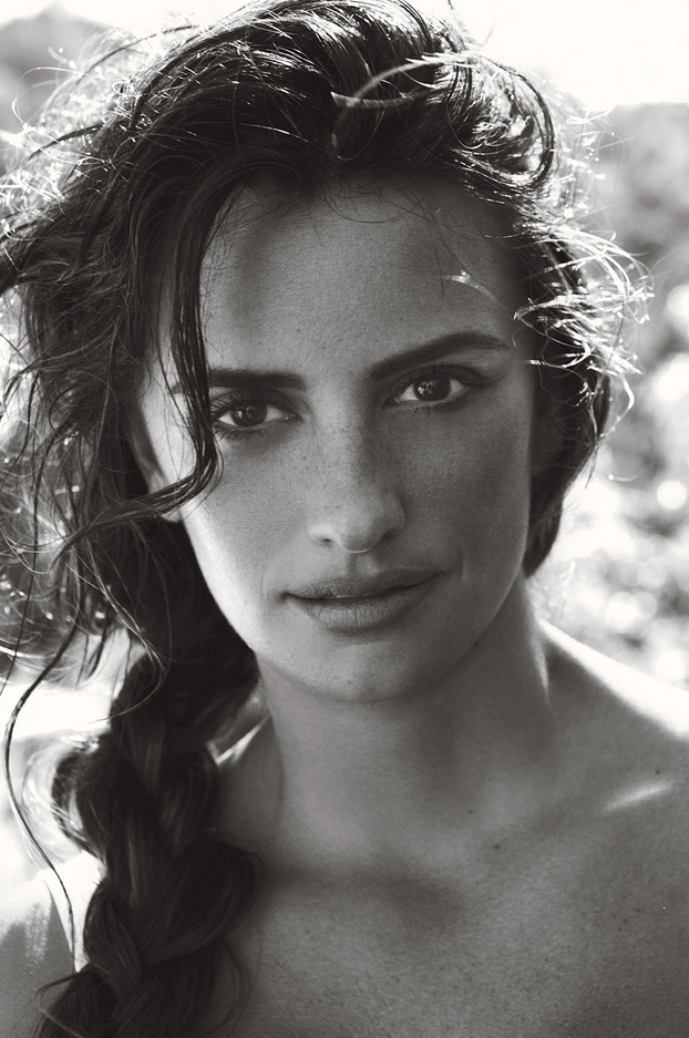 4penelope cruz in vogue shot by mario testino 3