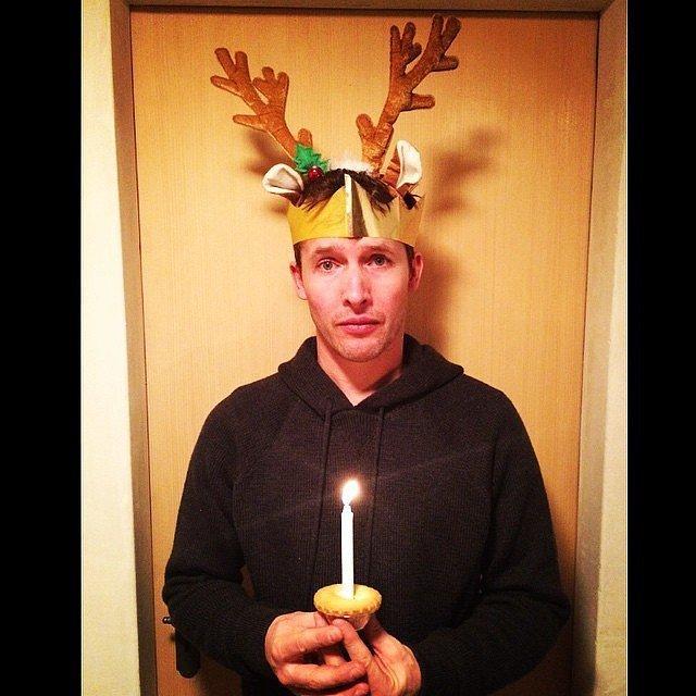 James-Blunt-celebrated-his-Christmas-pair-antlers