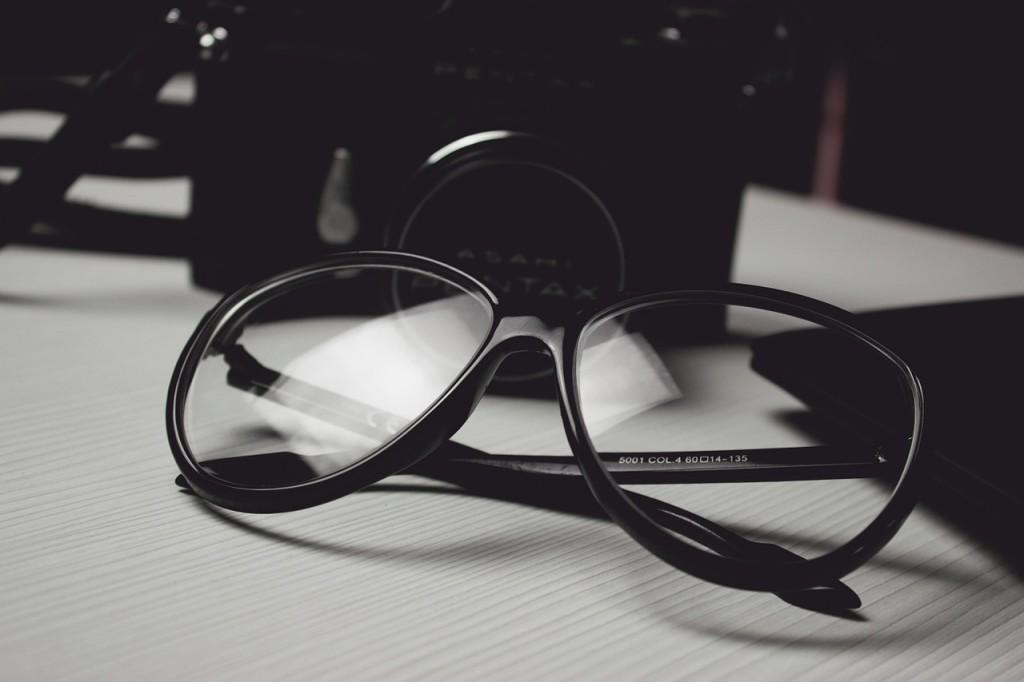 glasses-472027_1280