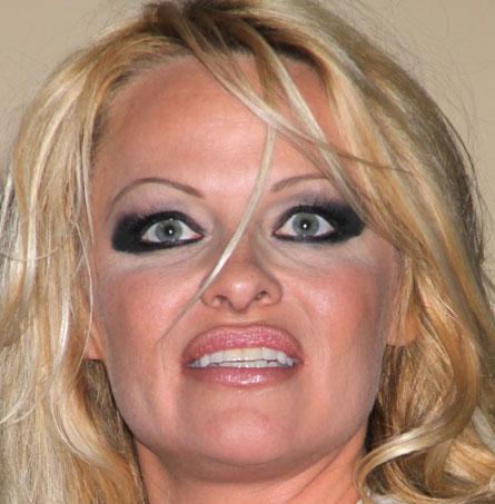 pamela-anderson-crack-face