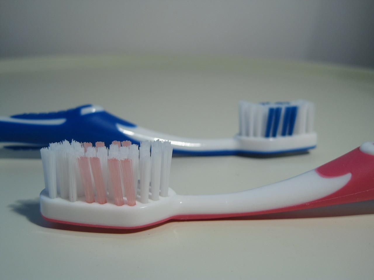 toothbrush-284110_1280