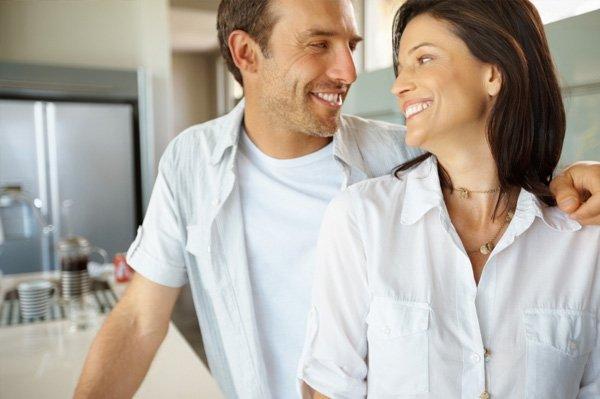 600x399xhappily-married-couple-in-kitchen.jpg.pagespeed.ic.uz62wKYuWh