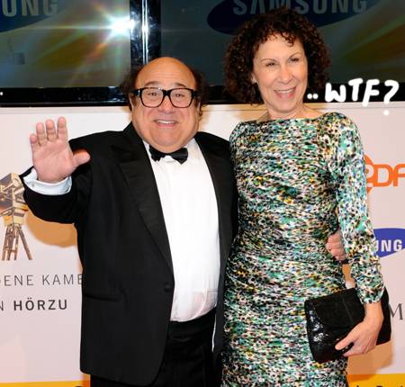 danny-devito-rhea-perlman__oPt