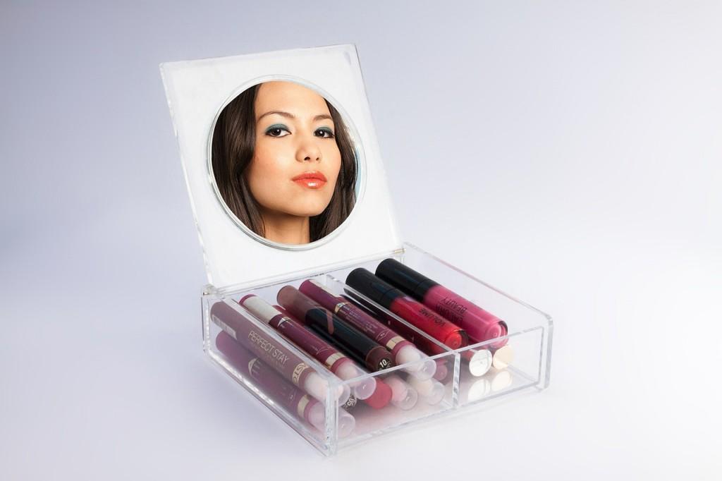 lip-gloss-455696_1280