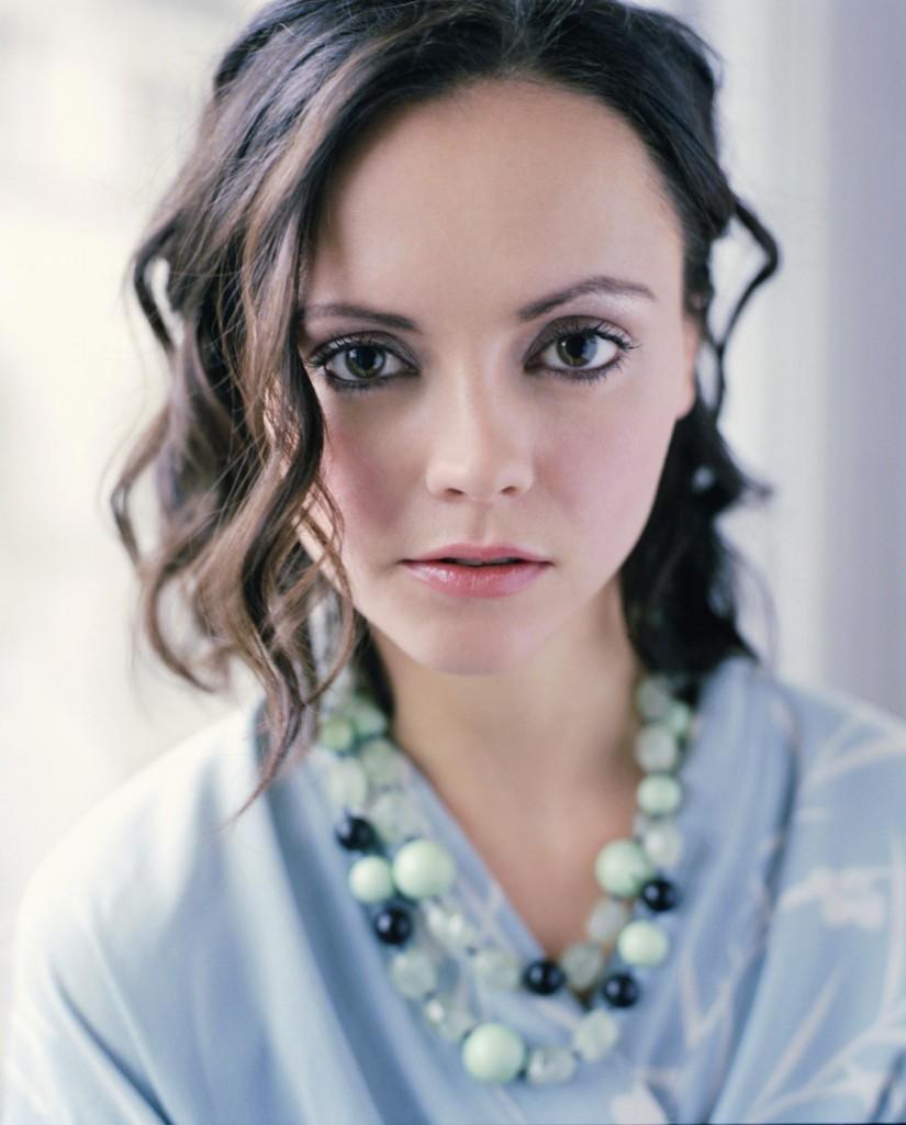 christina-ricci-hq-scan-70