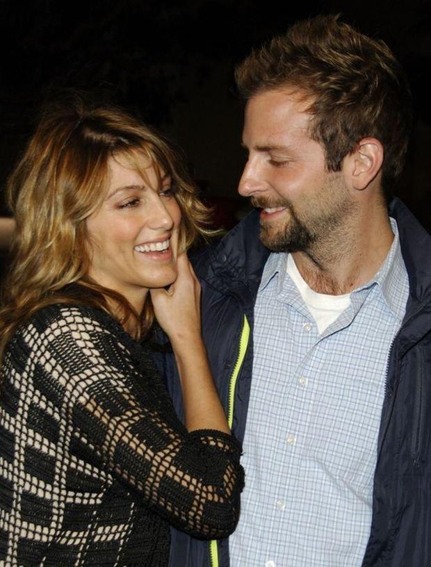 z15316599Q,Bradley-Cooper-i-Jennifer-Esposito