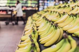 bananas-fruits-grocery-4621-825x550