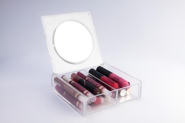 lip-gloss-455694_640