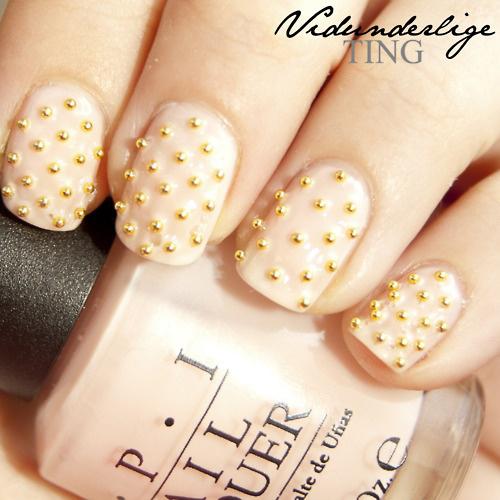 nail_art_design_pink_gold_studs