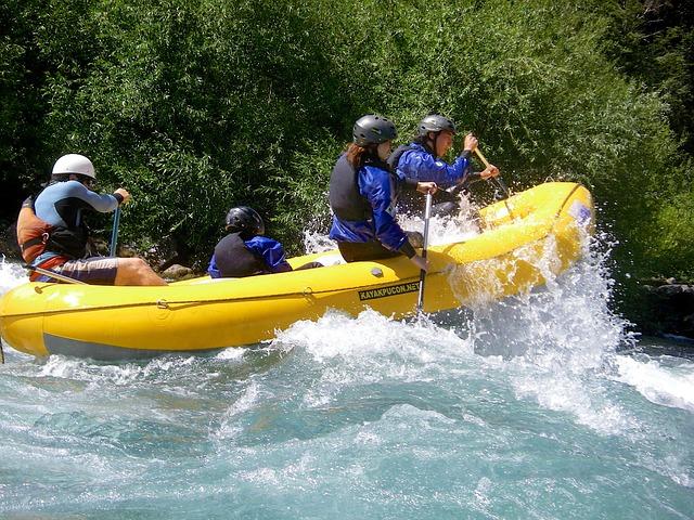 rafting-319615_640