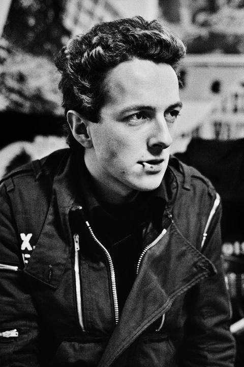 54c6b9b56efd5_-_hbz-hottest-guys-16-joe-strummer