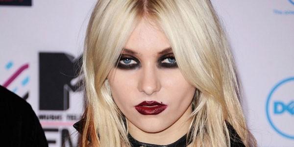 Taylor-Momsen-singer-actress