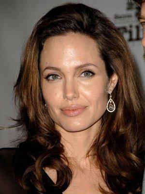 angelina_jolie-feb_02_2008