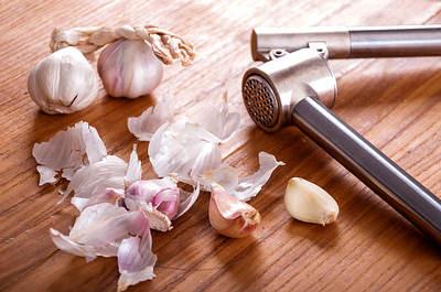 garlic-cloves-crushed-opt