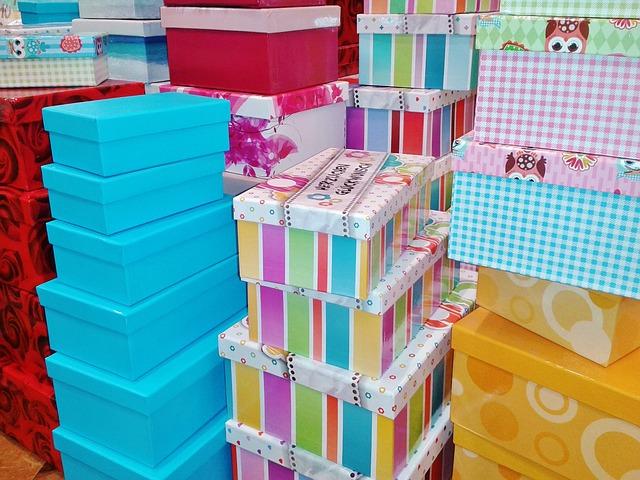 gift-boxes-476357_640