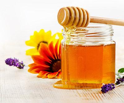 honey-with-flowers1-opt