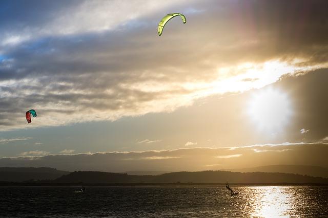 kite-surfing-472809_640