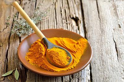 turmeric-powder-spoon-opt3