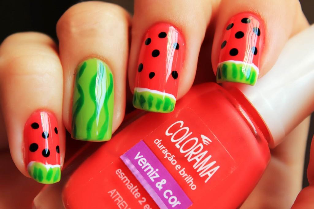 Red-and-Green-Nail-Art