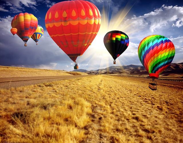 hot-air-balloon-241642_640