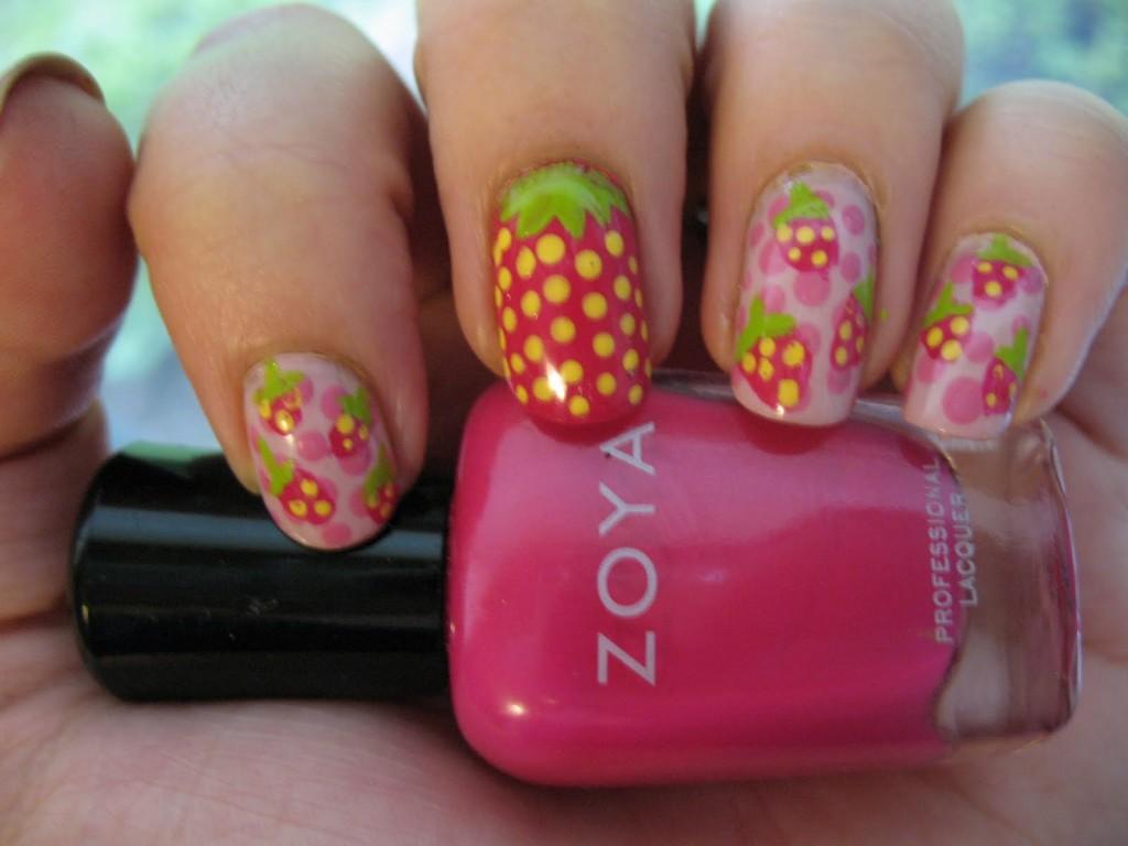 pink_strawberry_freehand_nail_art