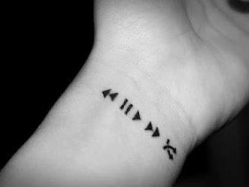 special-tattoo-design-on-wrist-best-tattoo-for-men-and-women-1408792109n8kg4