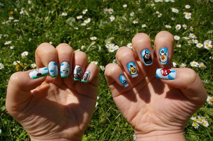 Your-Favourite-Cartoons-Movies-and-Games-Turned-Into-Nail-Art__700