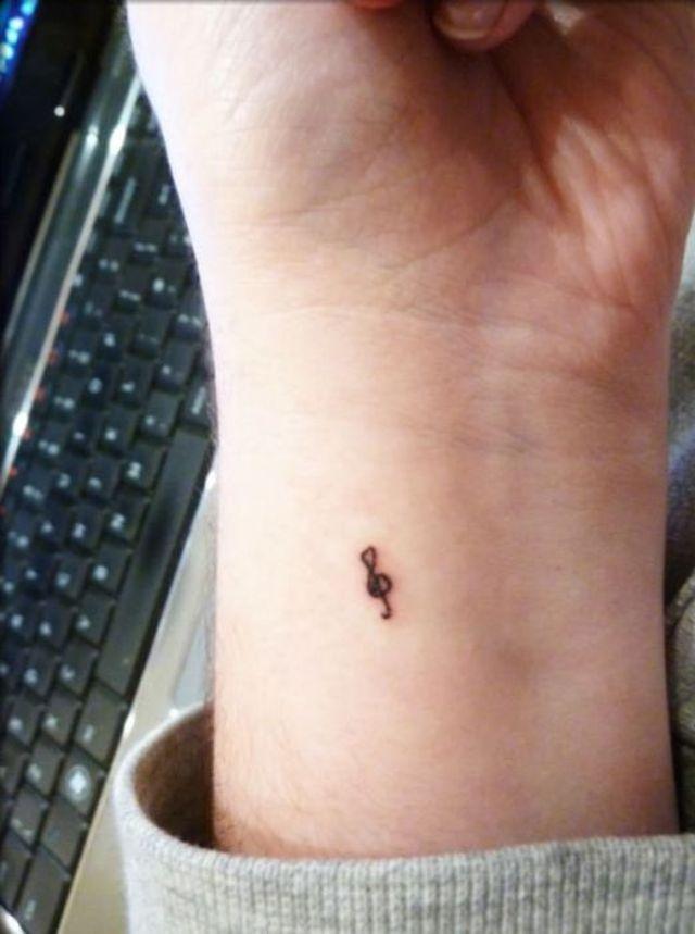 micro-tattoos-that-are-really-good-75-pics_44