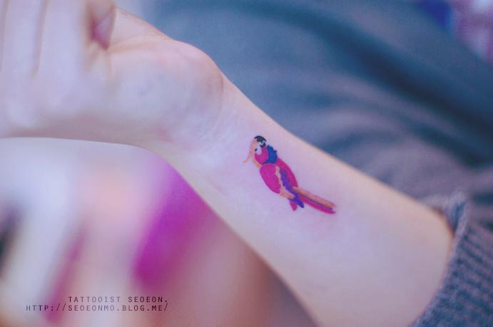 minimalistic-feminine-discreet-tattoo-seoeon-12