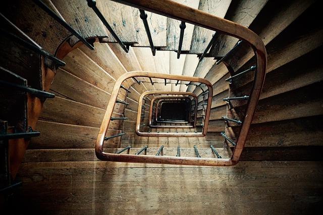 spiral-staircase-852699_640
