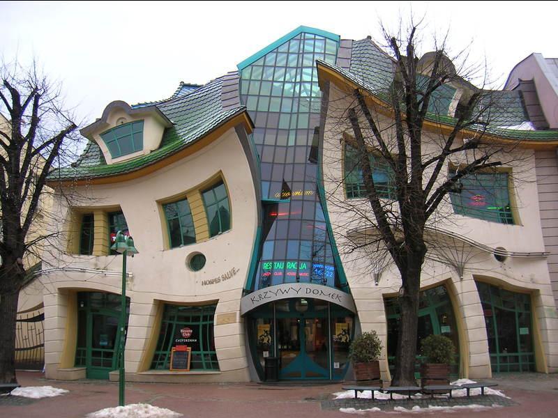 krzywy-domek-architektura-14996-large