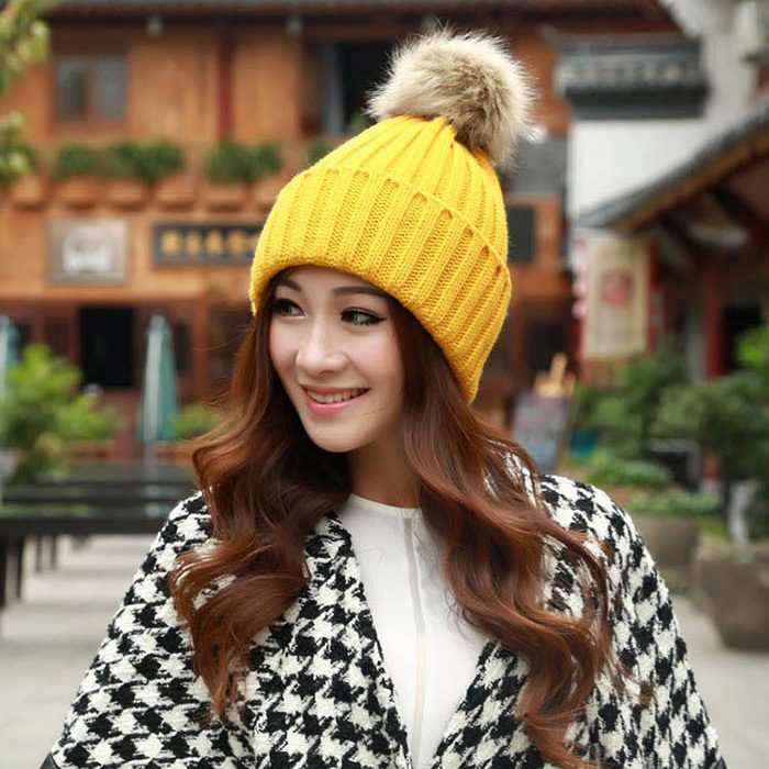 lady-winter-hats-women-winter-caps-and-Hats-for-girls-with-raccoon-fur-pom-pom-2015