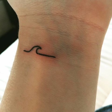 1439476892-1436382173-wavesmalltattoos