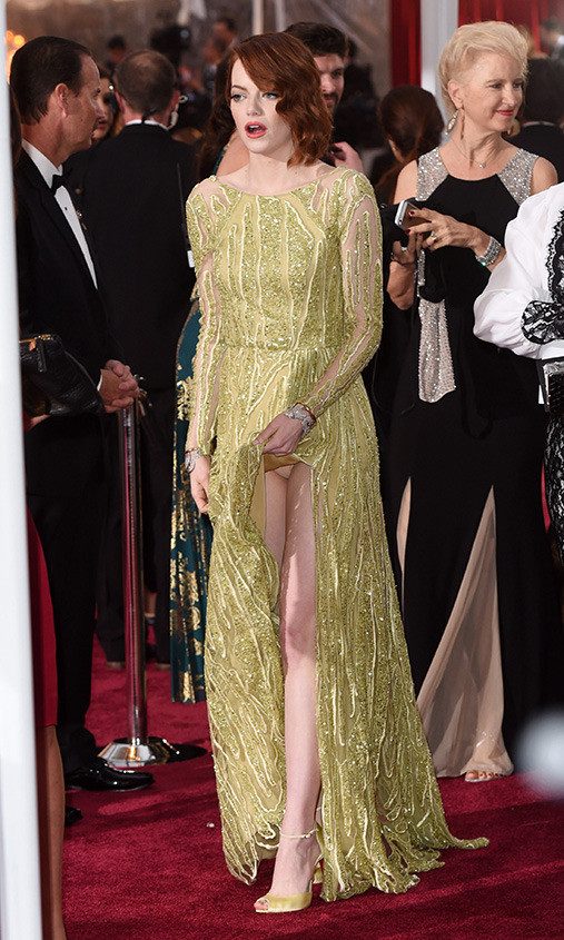 emma_stone_wardrobe_malfunction_oscars_red_carpet_2015_1af7ojo-1af7ok8