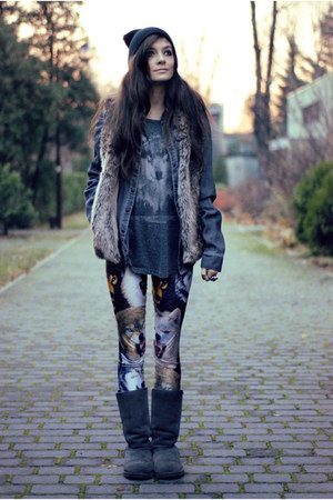 gray-winter-emu-boots-wolf-lovelysally-leggings