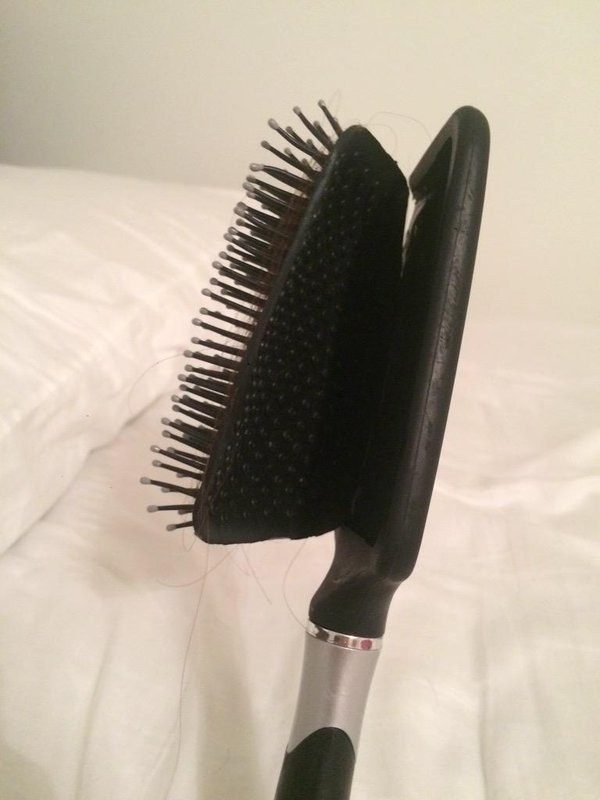 le-coup-de-la-brosse-qui-casse_d349ac