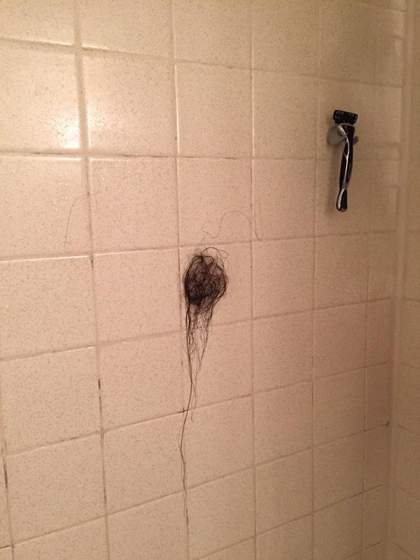 quand-vous-rassemblez-tous-vos-cheveux-tombes-dans-la-douche_f7d0d0