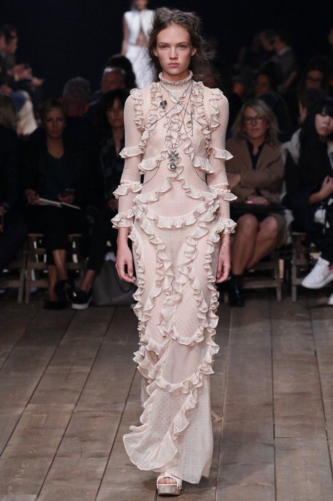 2-alexander-mcqueen-spring-2016-rtw