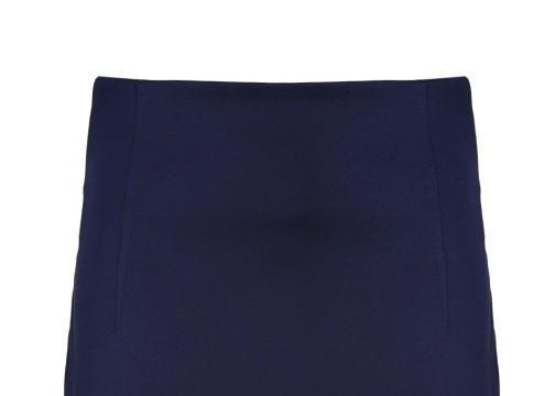 Granat obok czerni – kolorystyczna alternatywa