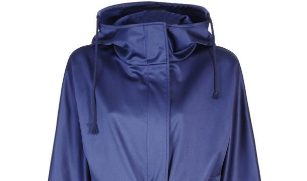 Granat obok czerni – kolorystyczna alternatywa